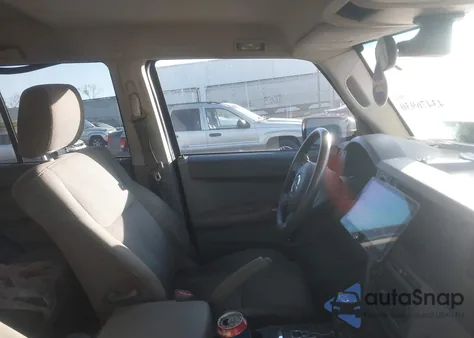 2006 Jeep Commander from USA, damaged, VIN 1J8HG48K36C206294